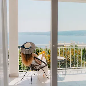 https://apartment-gajdasic.primorje-gorskikotar.com